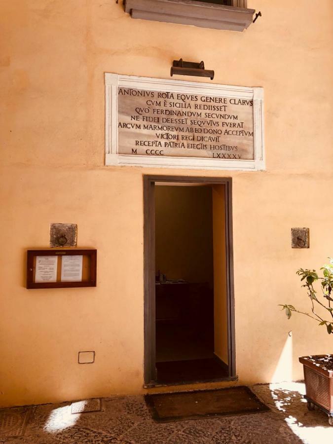 Rota House - Apartment In Santa Chiara, The Heart Of Naples 那不勒斯 外观 照片